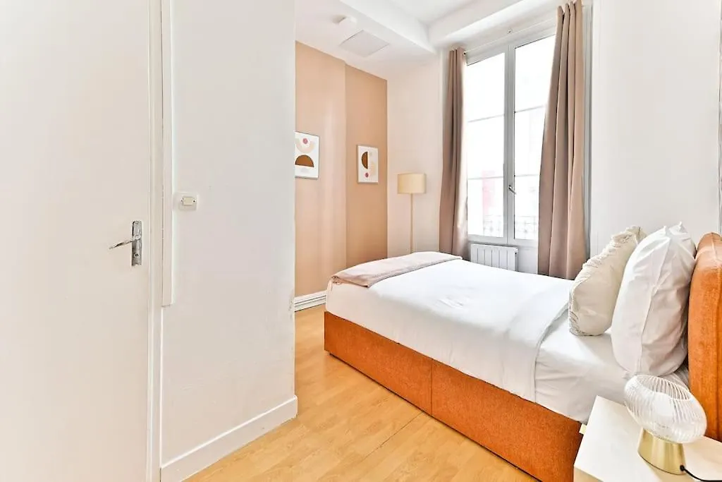 Magnifique Appartement Neuf Rose Paris 14Eme - II