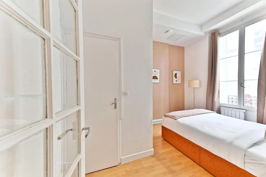 Magnifique Appartement Neuf Rose Paris 14Eme - II 0*,  Francja